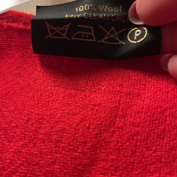 Donegal tweed garment by Triona Design direct from Donegal Ireland Red wool wrap - Picture 4 of 7